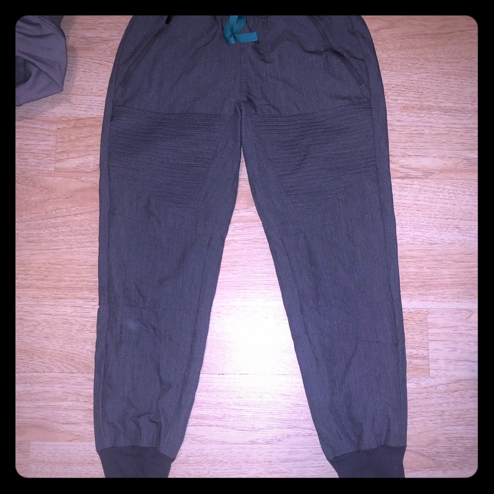 Figs LE Moto Graphite Scrub Bottom